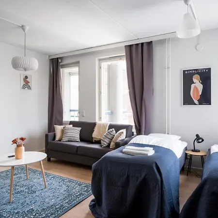 Lintu38, Free Parking, Metro Nearby, Netflix